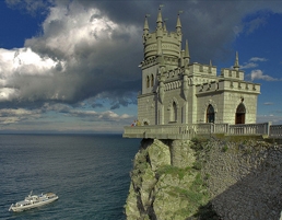 Swallows nest by by Marek Krzystkiewicz/creative commons